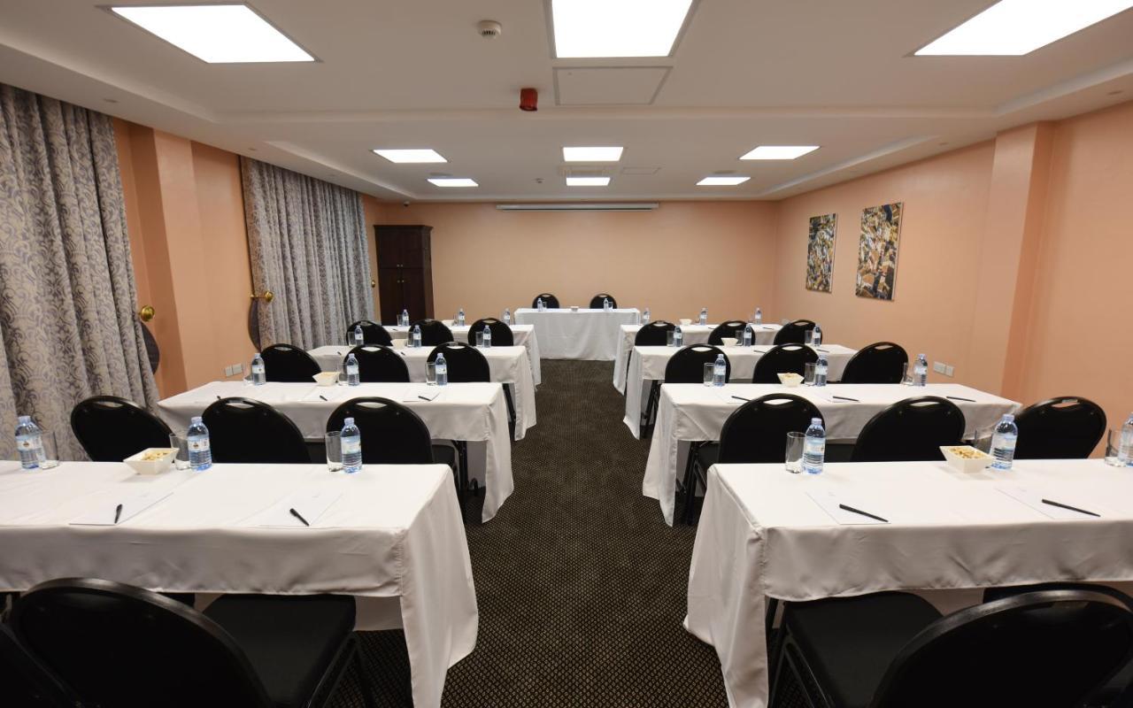 Casa Solada Hotel Kampala Zewnętrze zdjęcie