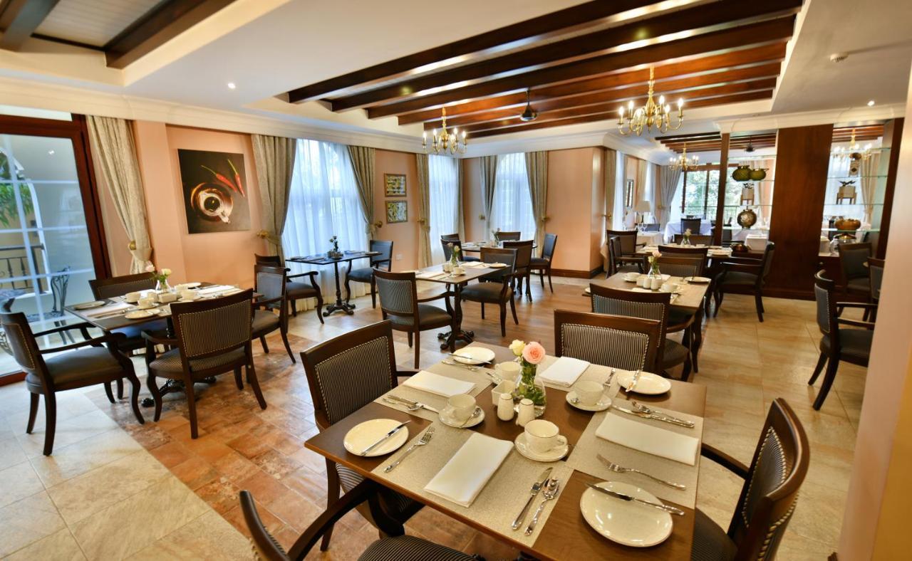 Casa Solada Hotel Kampala Zewnętrze zdjęcie