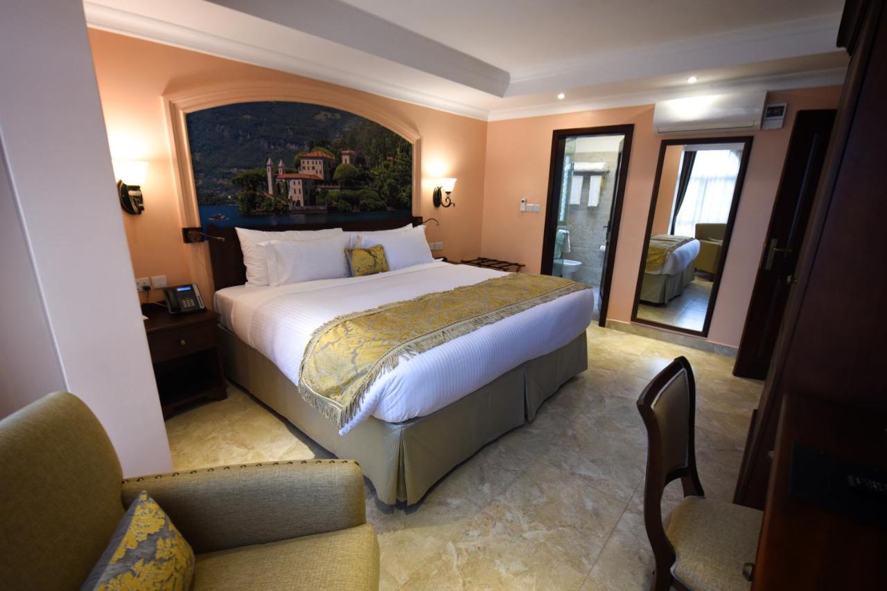 Casa Solada Hotel Kampala Zewnętrze zdjęcie