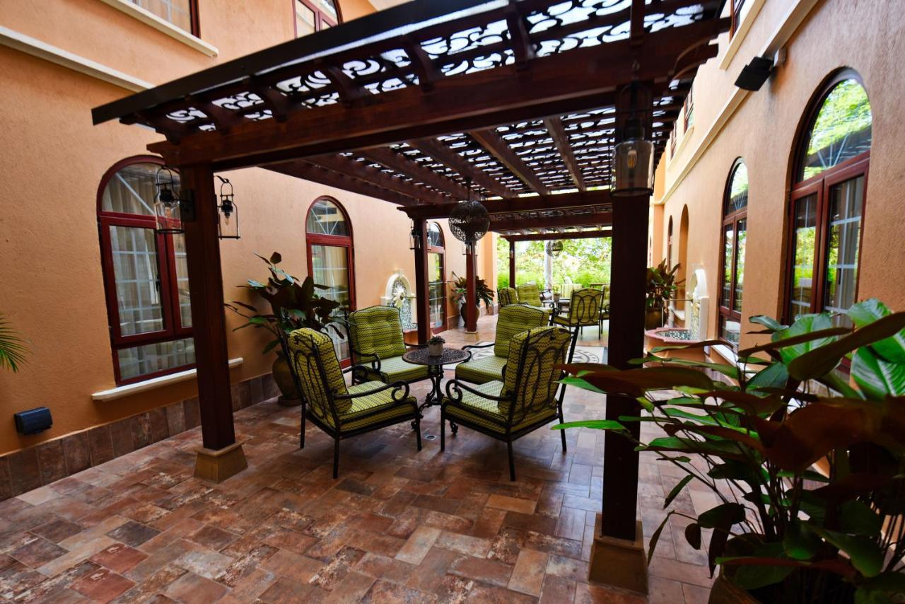 Casa Solada Hotel Kampala Zewnętrze zdjęcie