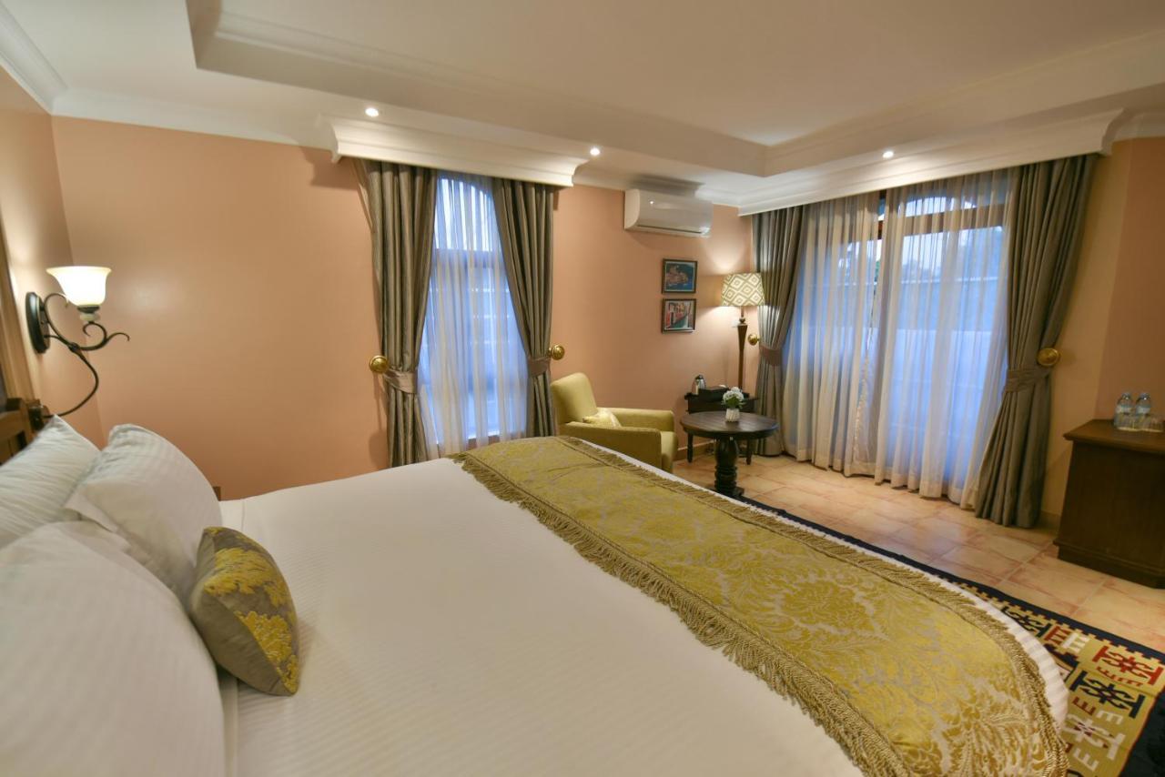 Casa Solada Hotel Kampala Zewnętrze zdjęcie