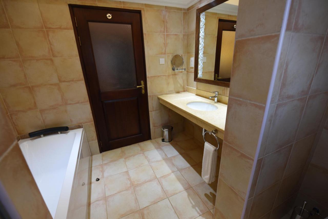 Casa Solada Hotel Kampala Zewnętrze zdjęcie